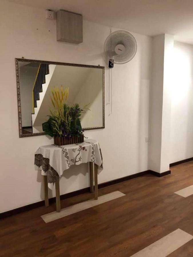 Kapit Hotel Kuching Extérieur photo